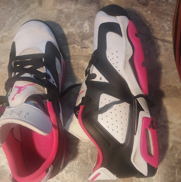 Kids Jordan's. Pink, black, white. Youth size 6.5. - Picture 4 of 8